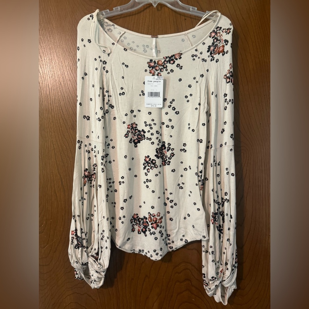 New With Tags! Free People cute tunic top with fabulous sleeves